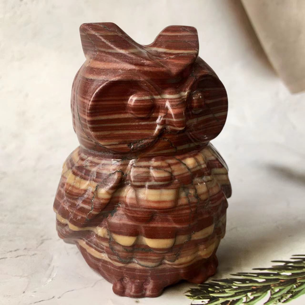 Natural Gemstone Carved High Quality Animal Statue Crystal Mookaite /Orange Calcite/ Blue Ruby ZOstite/Garnet and Fireworks Owl