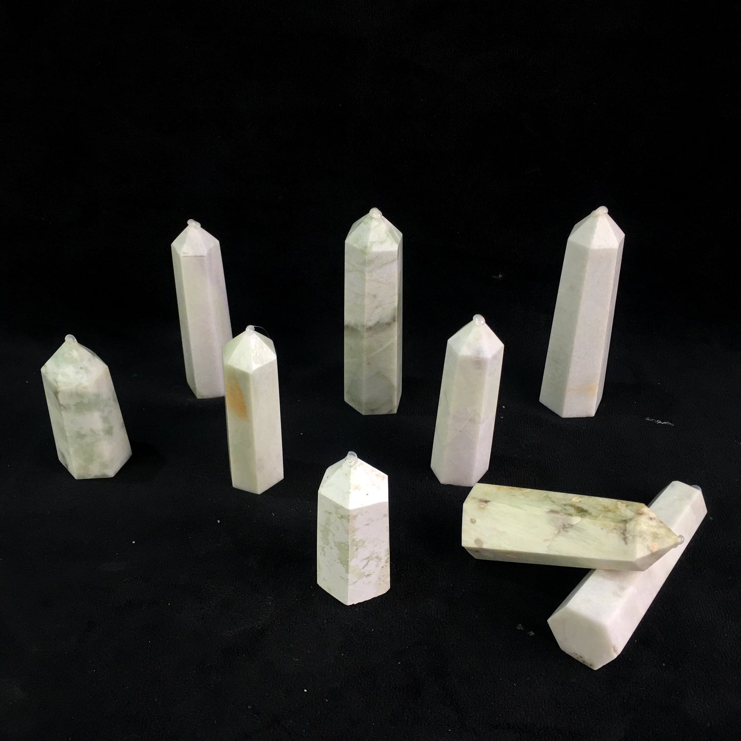 Wholesale natural healing Xiu yu jade tower for decoration 1kg