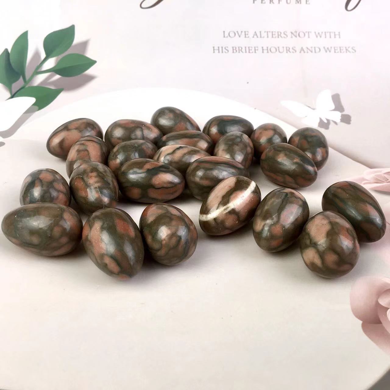 High quality wholesale Natural Crystal mini red zebra eggs For Decoration 1 pc