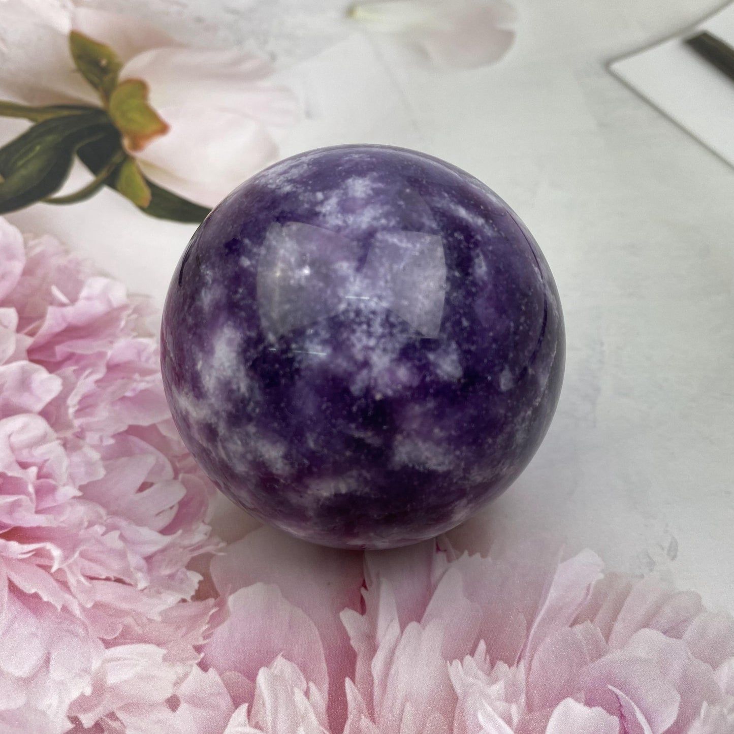 Natural polished crystal quartz ball dark purple mica sphere spiritual healing lepidolite sphere for decoration 1kg