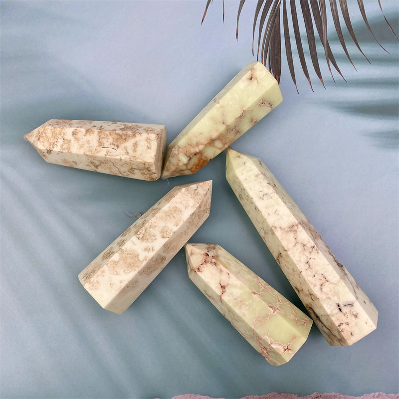 Wholesale natural healing Xiu yu jade tower for decoration 1kg