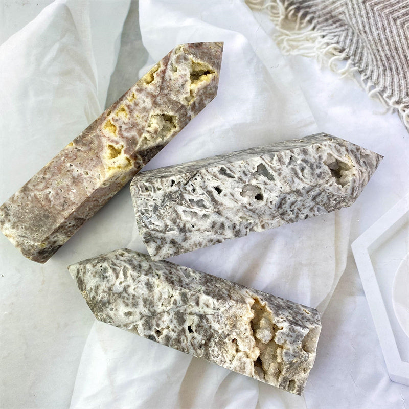 Wholesale natural crystals sphalerite tower for decoraiotion 1kg