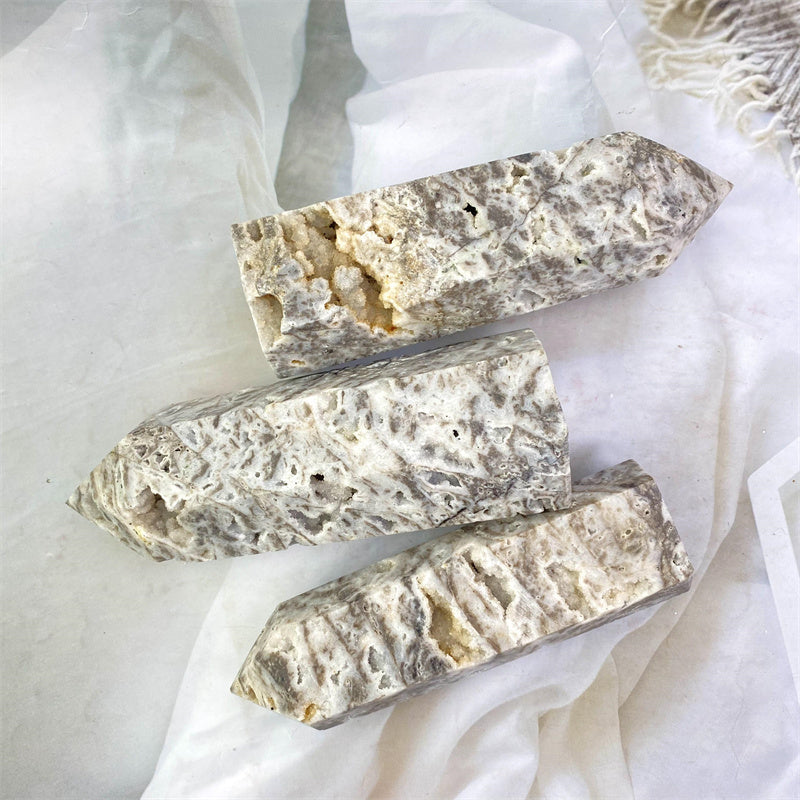Wholesale natural crystals sphalerite tower for decoraiotion 1kg