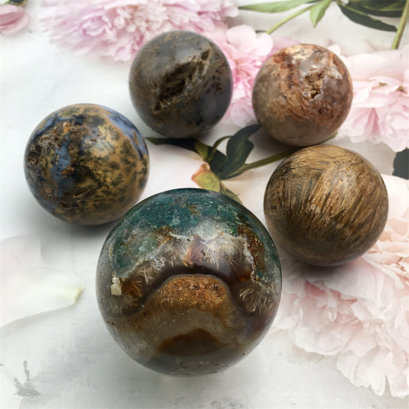Wholesale High Quality Natural Large Crystal Ball Rutilated Agate Sphere For Decoration 1kg