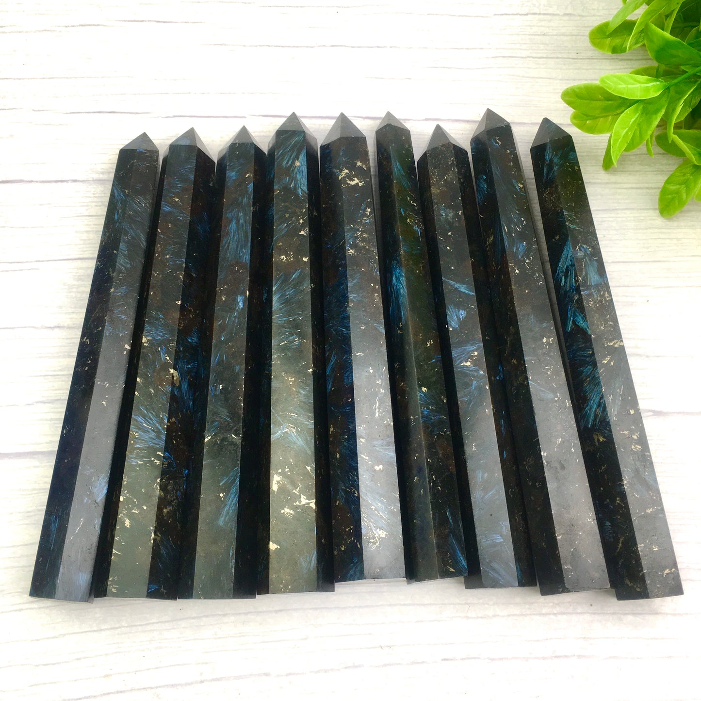 Wholesale natural crystal fireworks tower for decoration 1kg