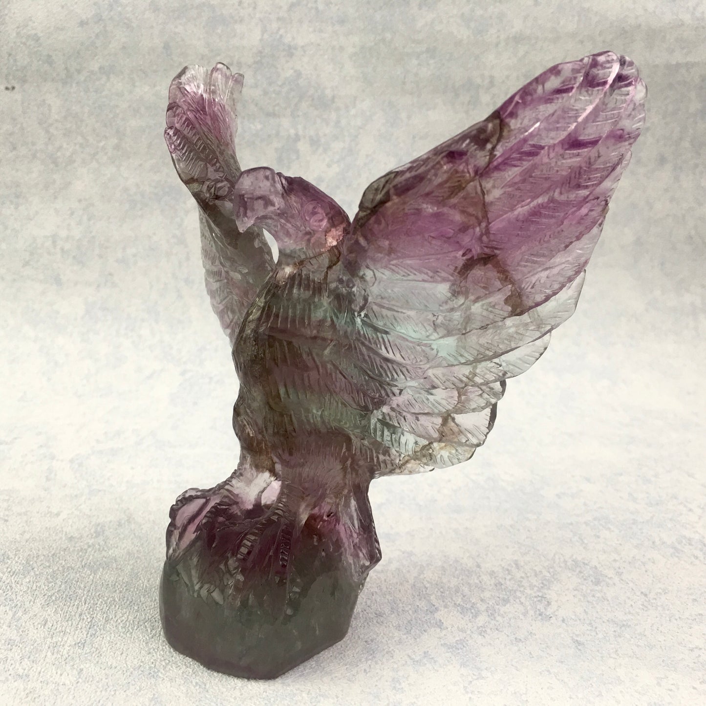Wholesale natural quartz rainbow fluorite eagle bird carvings engraved crystal rainbow fluorite animal for gift
