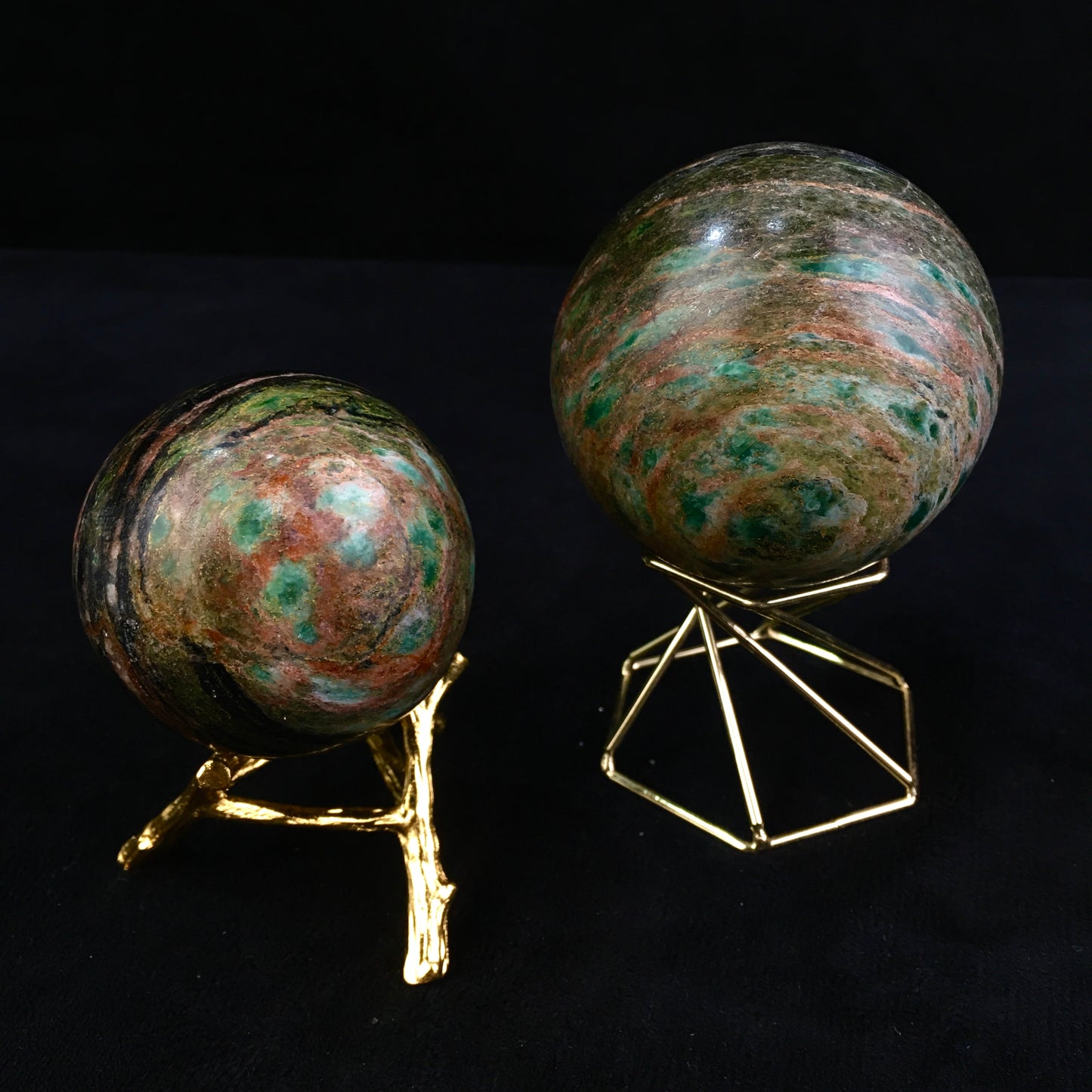 Wholesale natural quartz emerald sphere for decoration 1kg