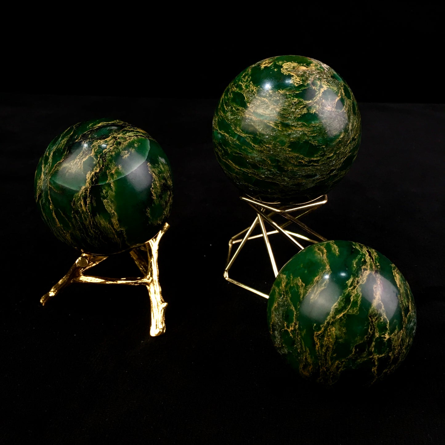Wholesale natural quartz emerald sphere for decoration 1kg