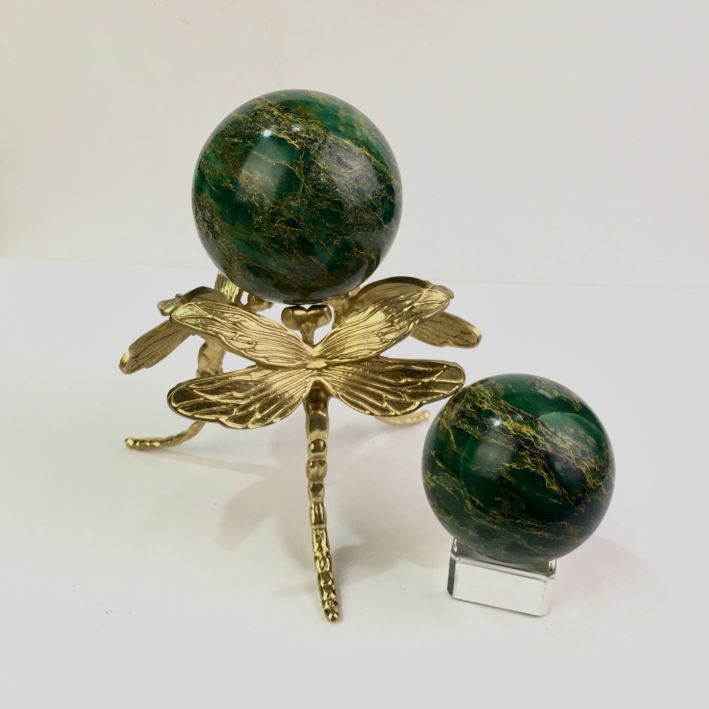 Wholesale natural quartz emerald sphere for decoration 1kg