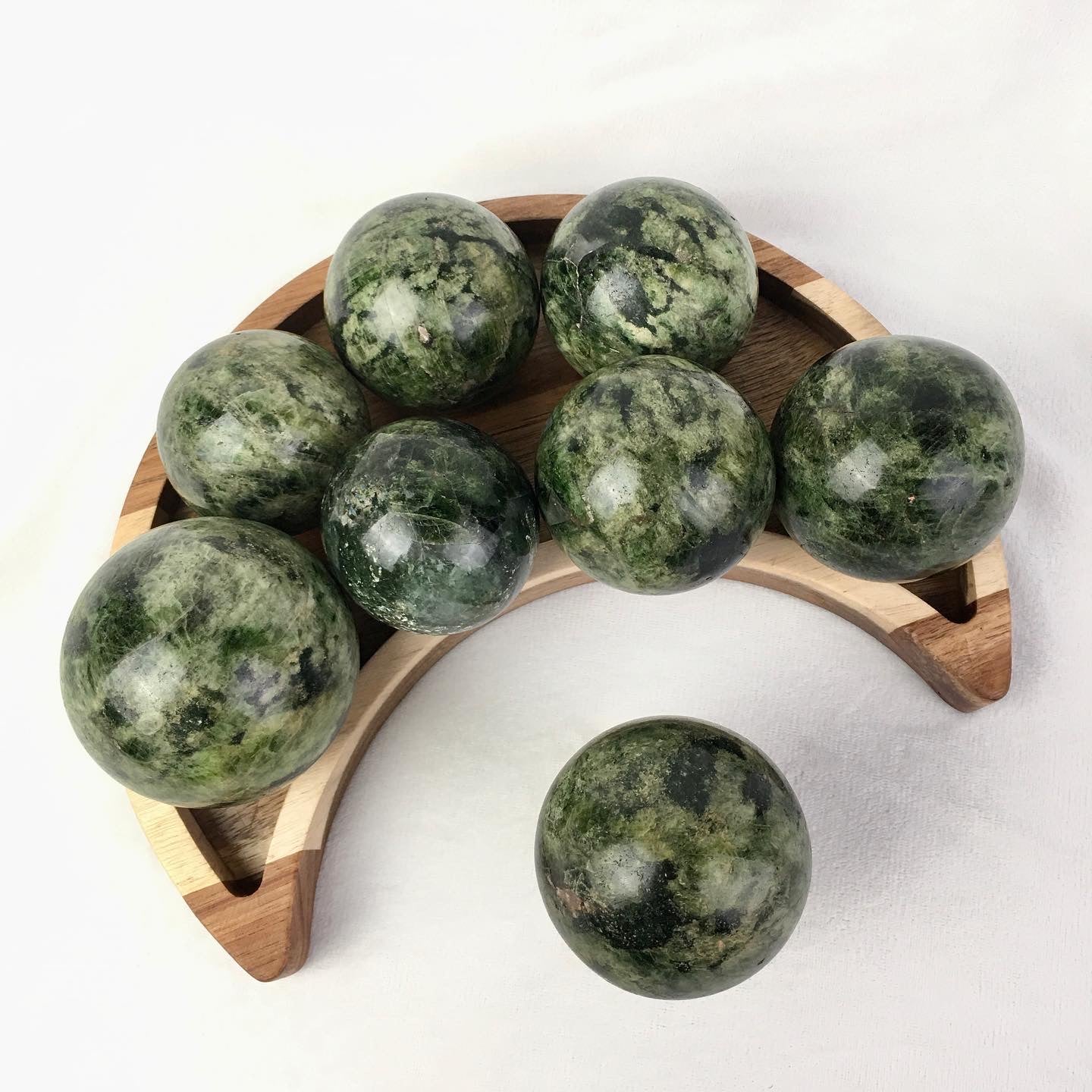Wholesale Natural Healing Green tourmaline sphere for decoration 1kg