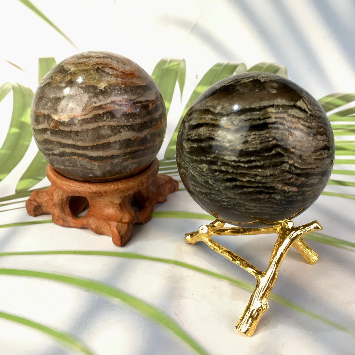 Wholesale high quality reiki natural garden ghost sphere for decoration 1kg