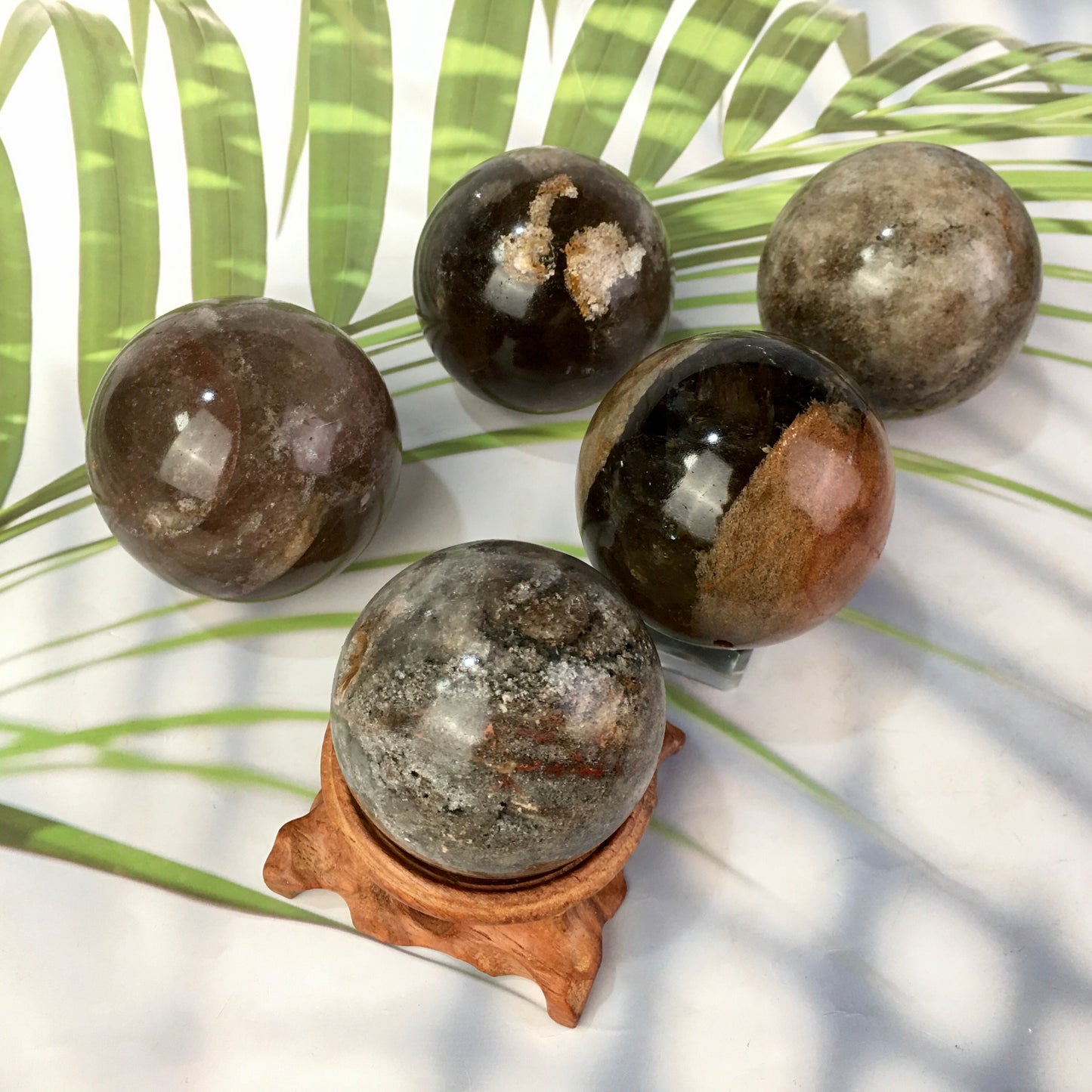 Wholesale high quality reiki natural garden ghost sphere for decoration 1kg