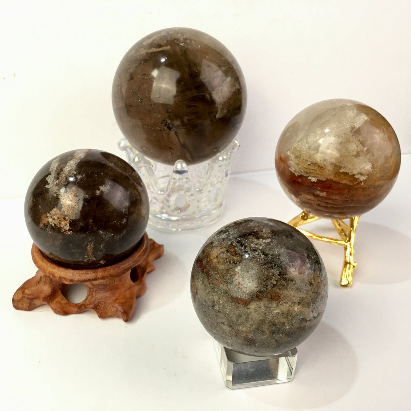 Wholesale high quality reiki natural garden ghost sphere for decoration 1kg