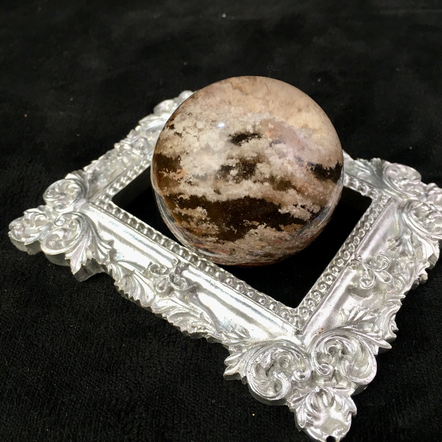 Wholesale high quality reiki natural garden ghost sphere for decoration 1kg