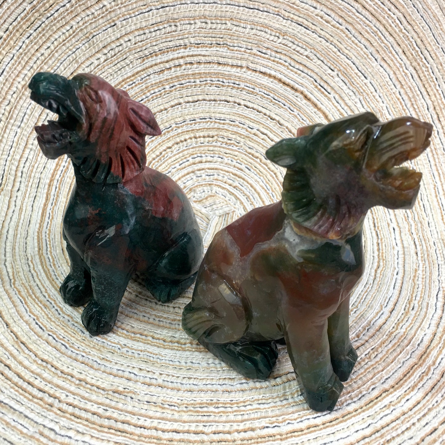 Wholesale Crystal Animal Carving Crafts Natural Marine Jasper Wolf Ornaments Ocean Jasper Wolf Family Decoration 1kg、