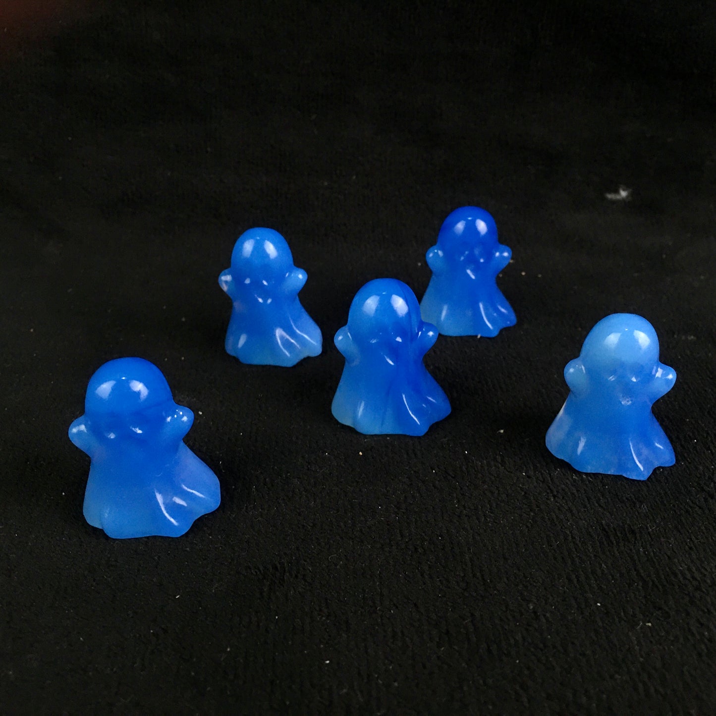 Wholesale Natural Healing Crystals Handmade Polished Ghost Crystal Carving for Souvenir