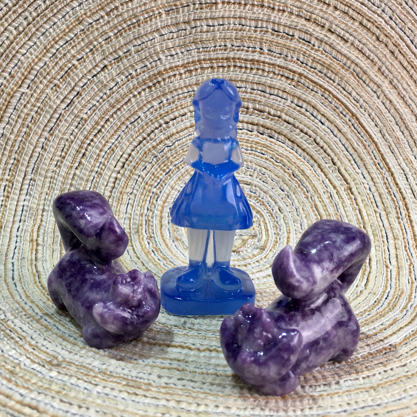 Wholesale high quality reiki natural crystal Alice and Cat carving for decoraiotion