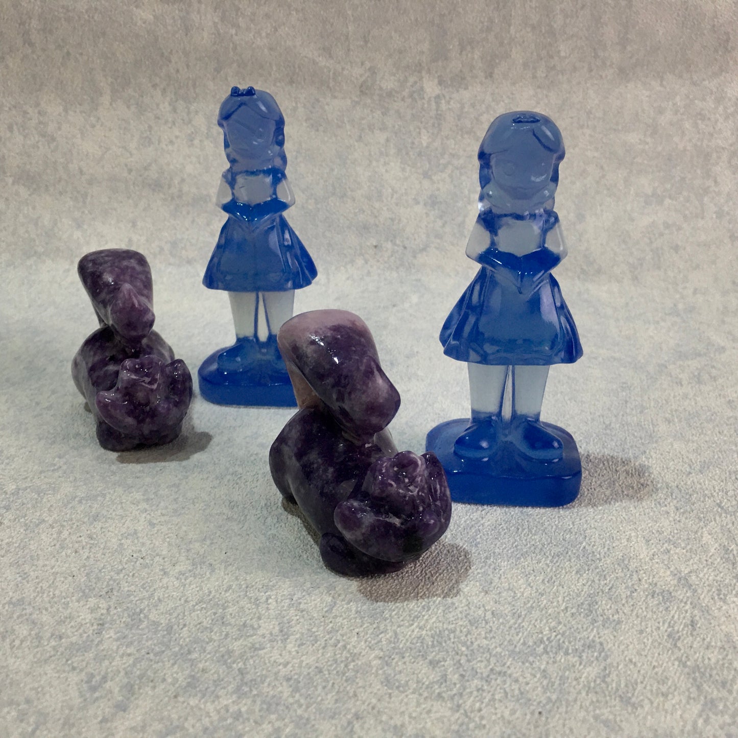 Wholesale high quality reiki natural crystal Alice and Cat carving for decoraiotion