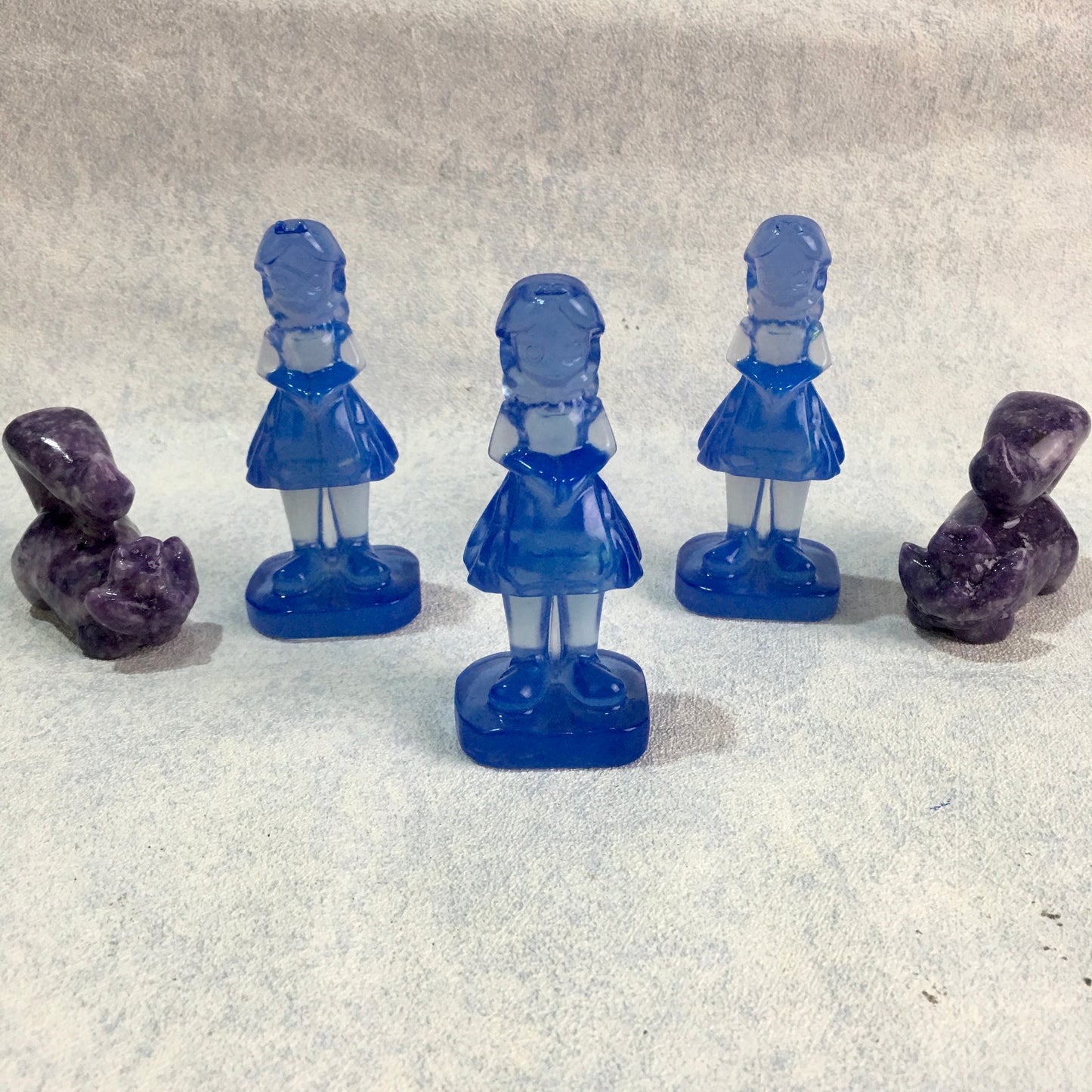 Wholesale high quality reiki natural crystal Alice and Cat carving for decoraiotion