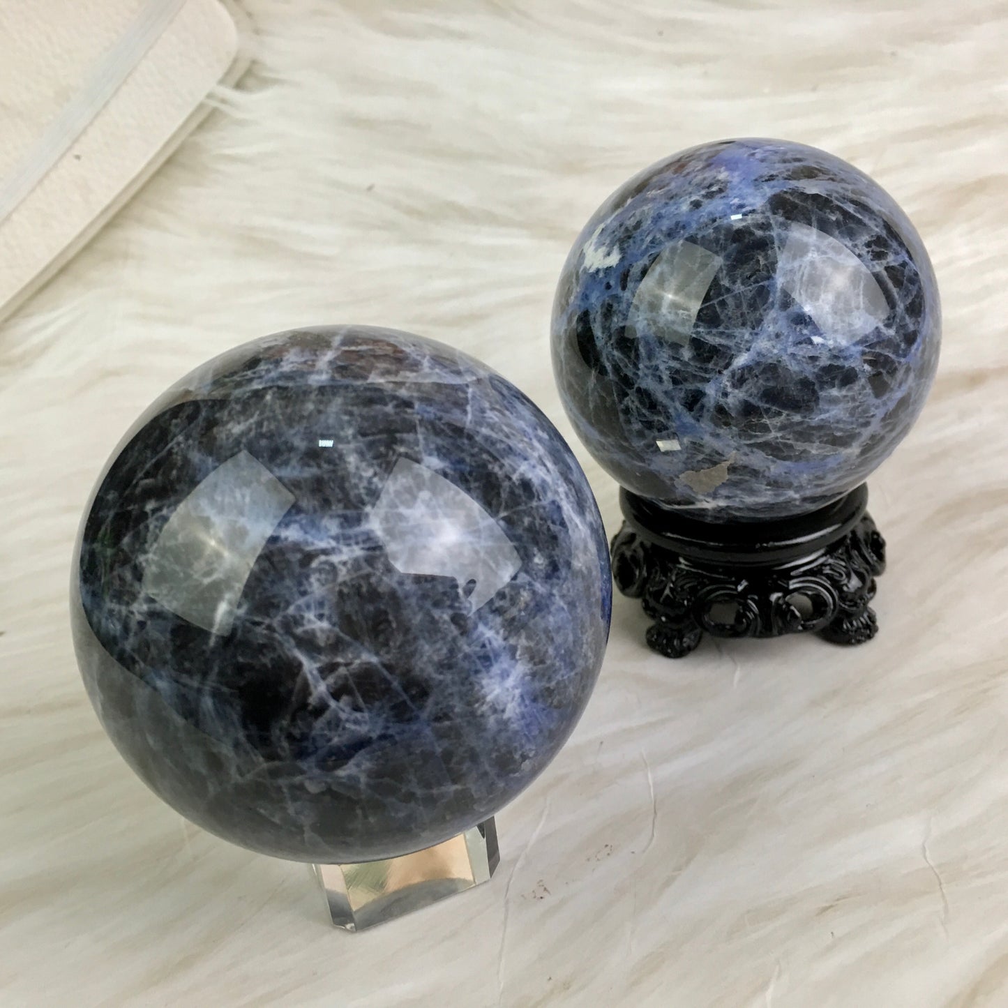 Wholesale sodalite sphere natural crystal for decoration 1kg