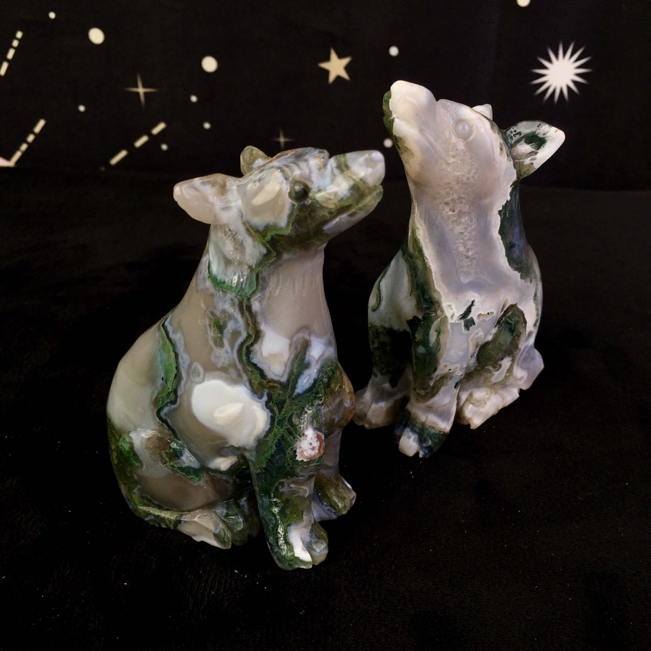 Wholesale high quality reiki natural crystal moss agate wolf carving for decoraiotion