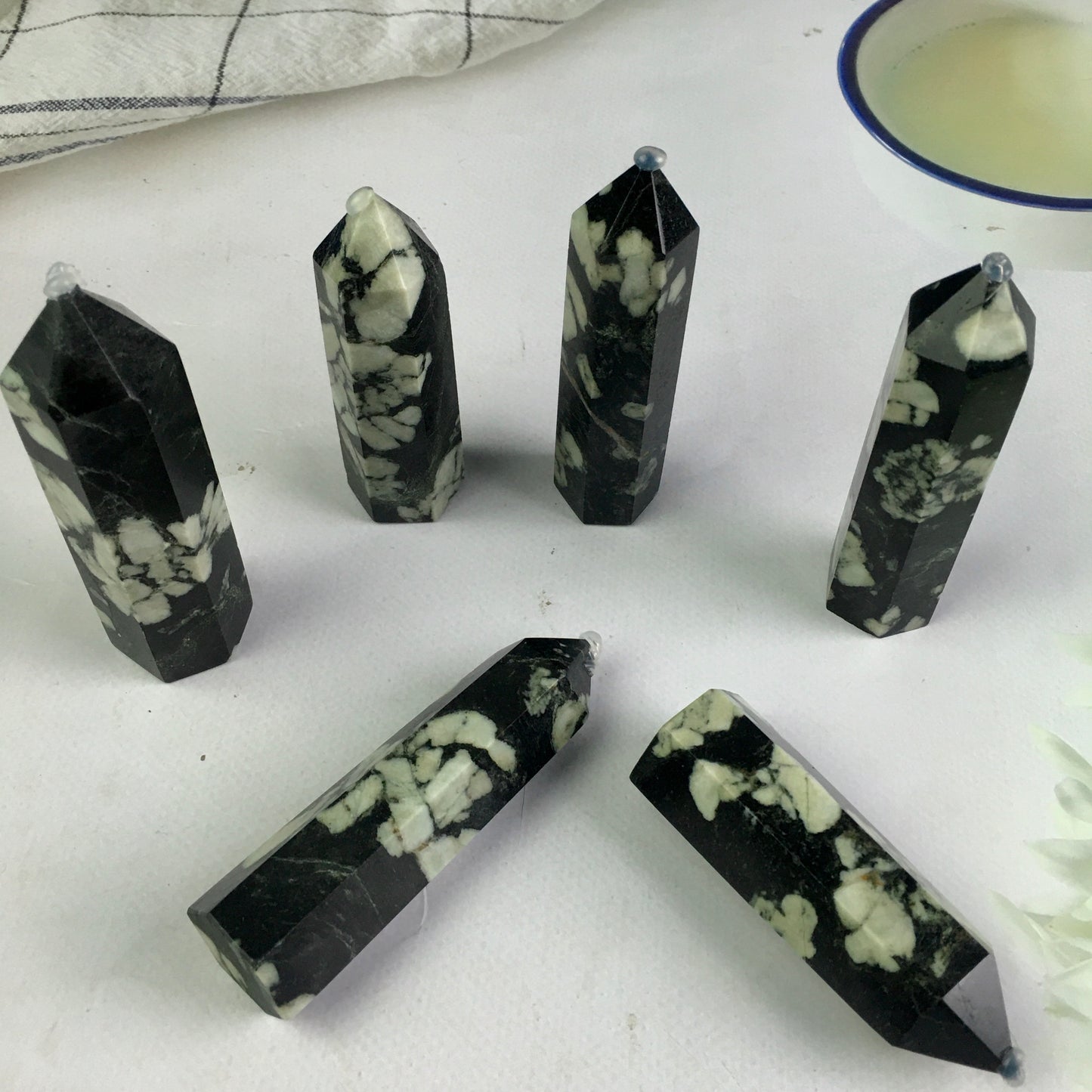 Wholesale natural healing Chrysanthemum stone tower for decoration