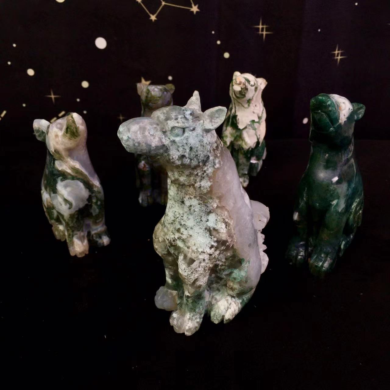 Wholesale Crystal Wolf Carving Animals Druzy Moss Agate Wolf Crafts for Home Decoration
