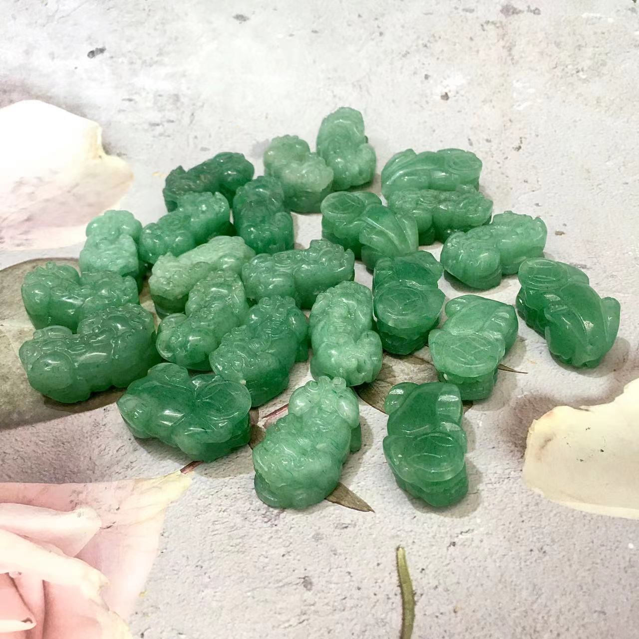 High quality wholesale Natural Crystal Green aventurine pixiu pendant For Decoration