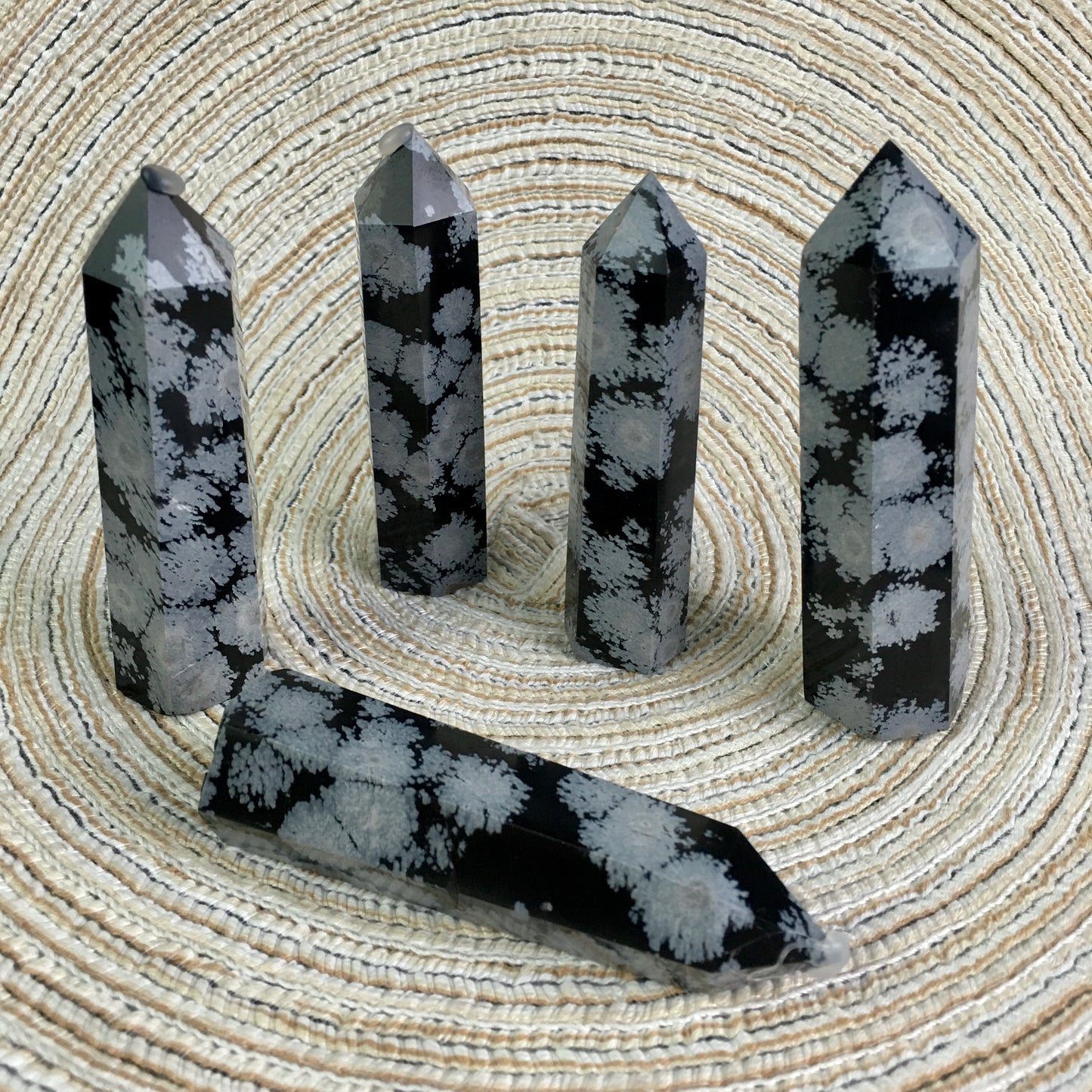 Wholesale natural crystal healing snowflake obsidian tower for decoraiotion 1kg