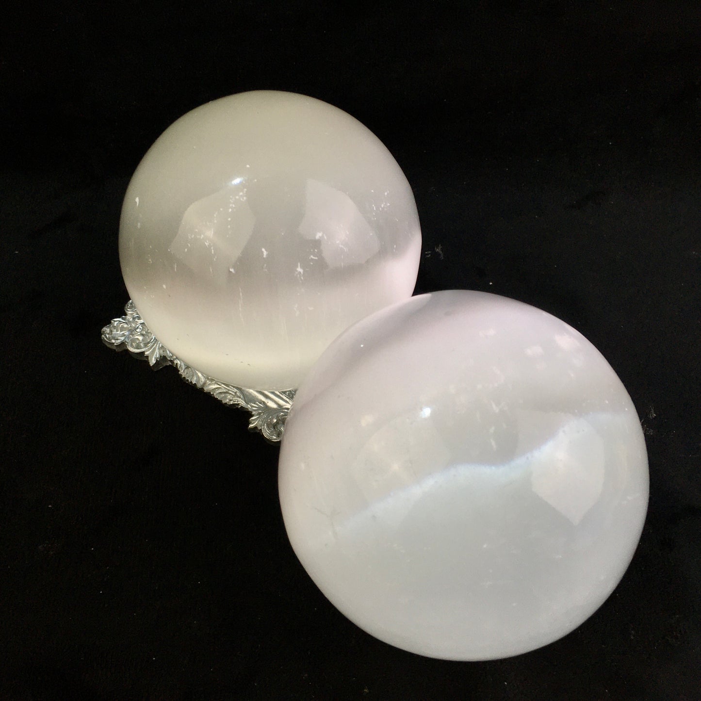 Wholesales high quality selenite with cat eye ball sphere natural healing crystal sphere gemstone for home decoration 1kg