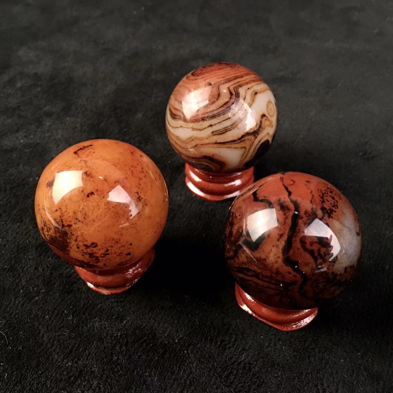 Wholesale high quality polished sardonyx agate sphere silk agate ball natural crystal quartz ball for souvenir 1kg