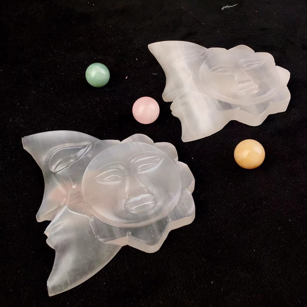 Wholesale high quality reiki natural crystal selenite moon and sun carving for decoraiotion
