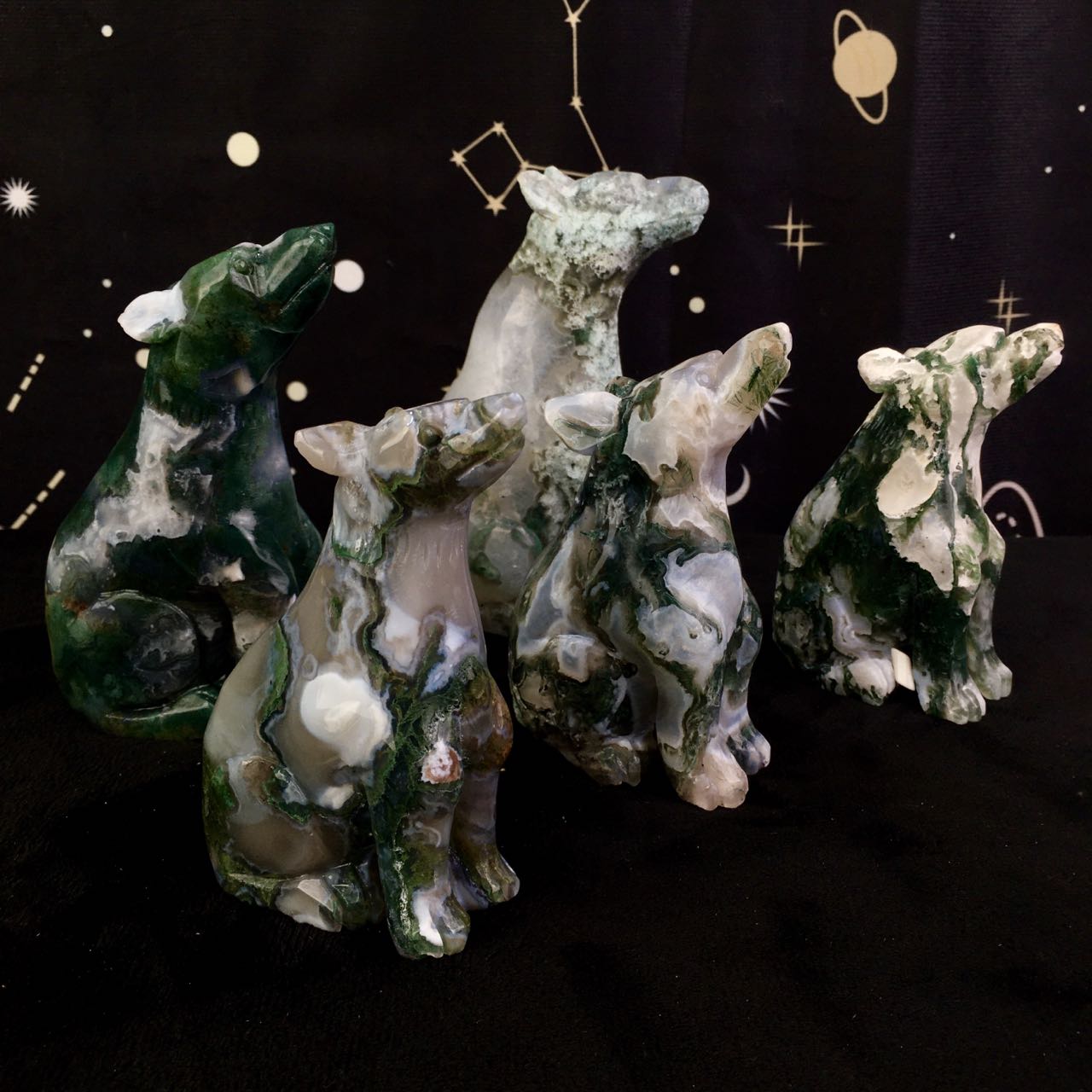 Wholesale high quality reiki natural crystal moss agate wolf carving for decoraiotion