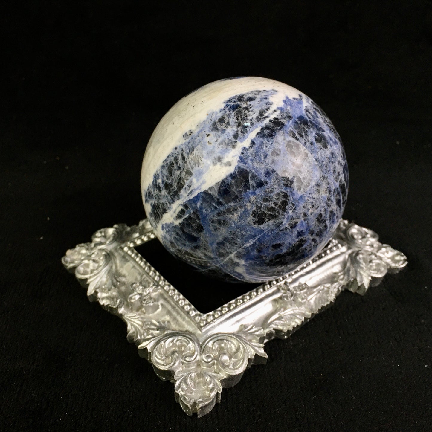 Wholesale sodalite sphere natural crystal for decoration 1kg