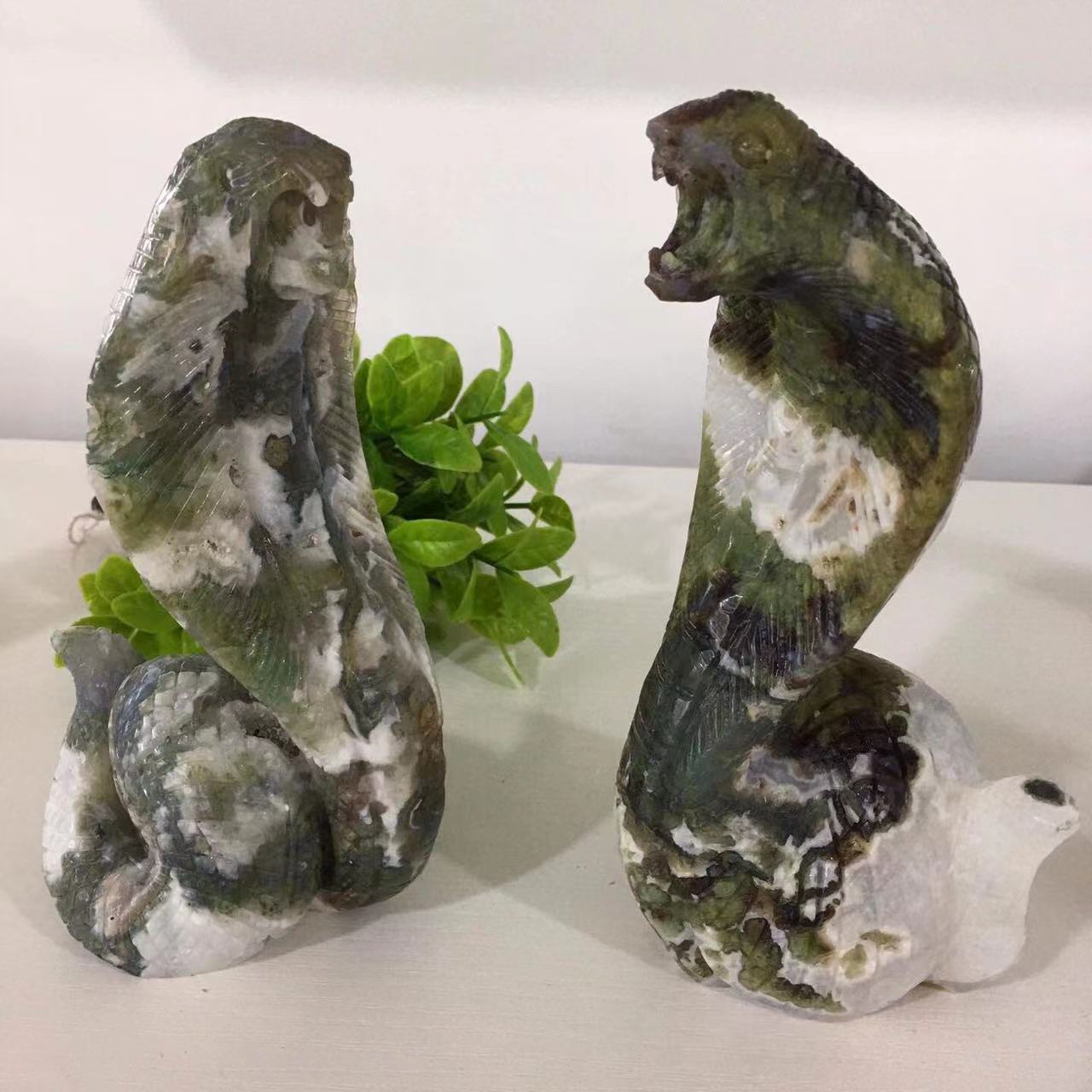 High quality wholesale Hand carved Natural Crystal moss agate snake For Decoration