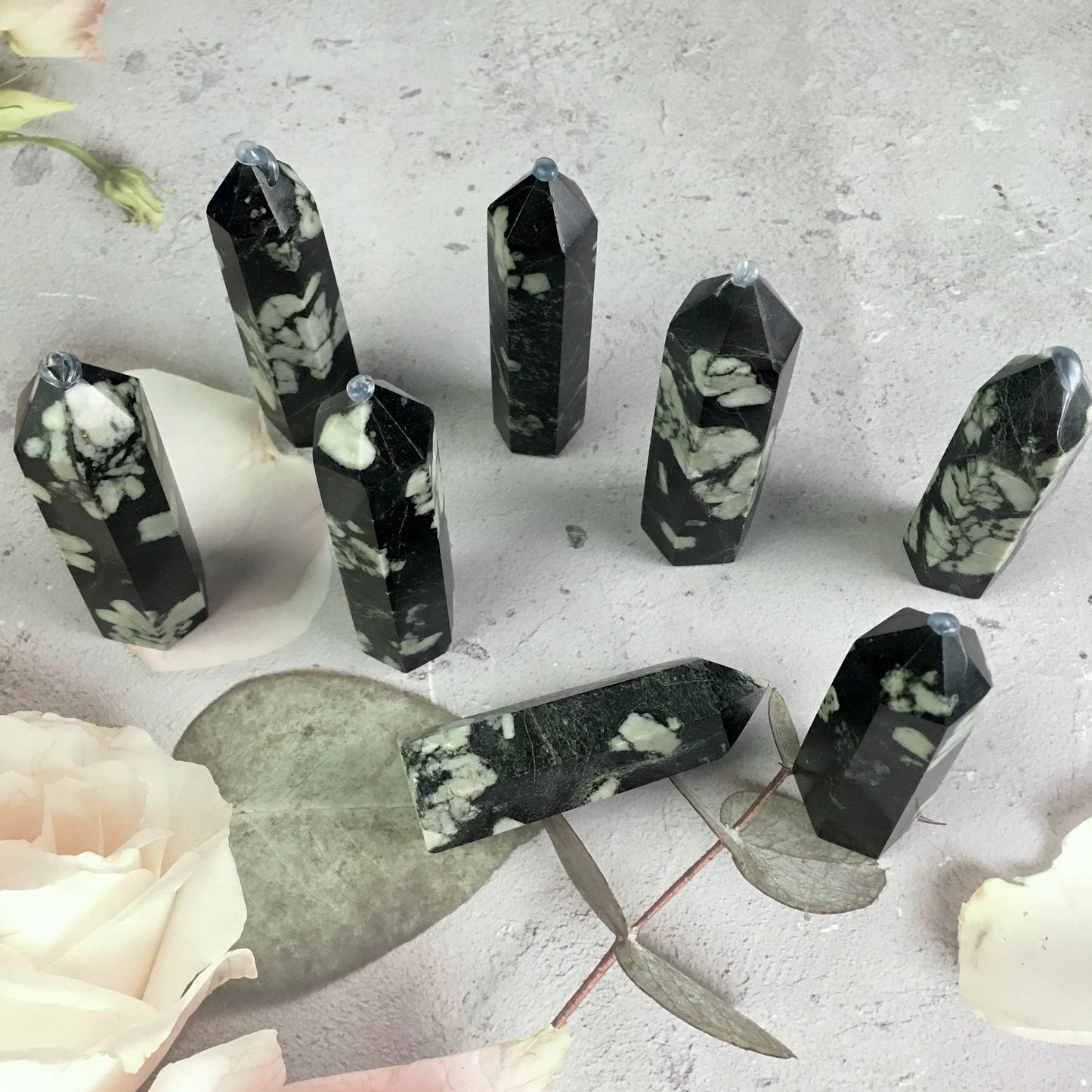 Wholesale natural healing Chrysanthemum stone tower for decoration