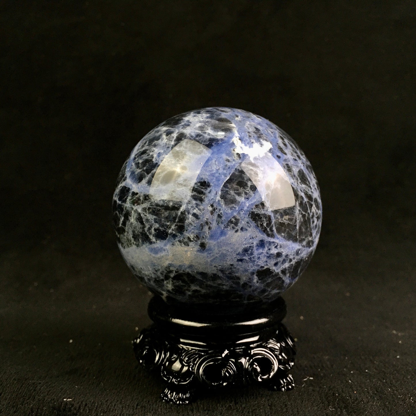 Wholesale sodalite sphere natural crystal for decoration 1kg