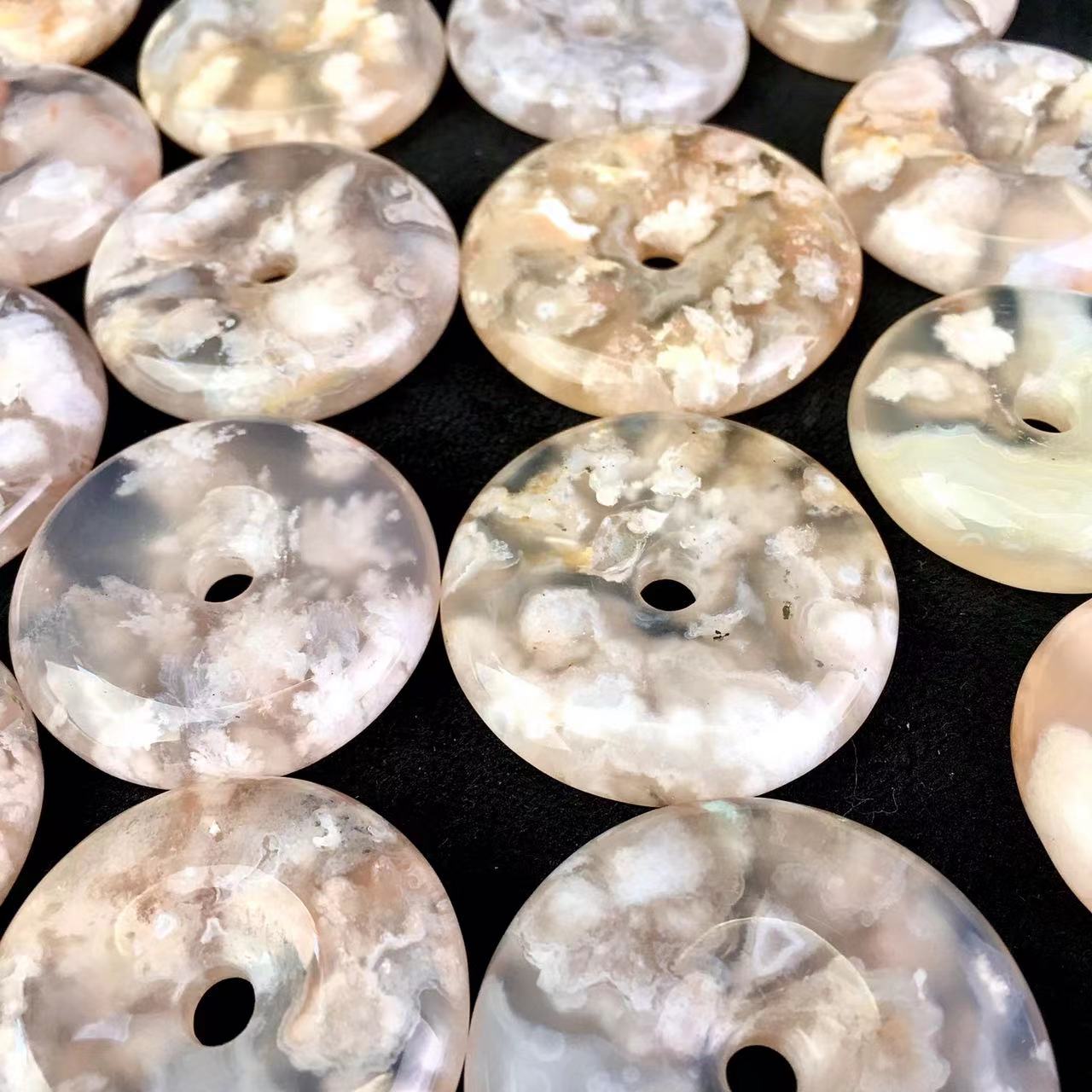 Wholesale Natural Sakura Agate Ping An buckle For Decoration