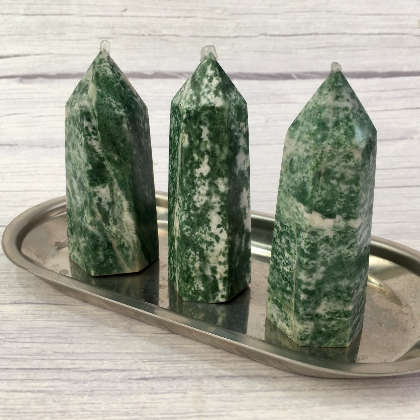 Wholesale natural crystal Qinghai jade tower for decoraiotion 1kg