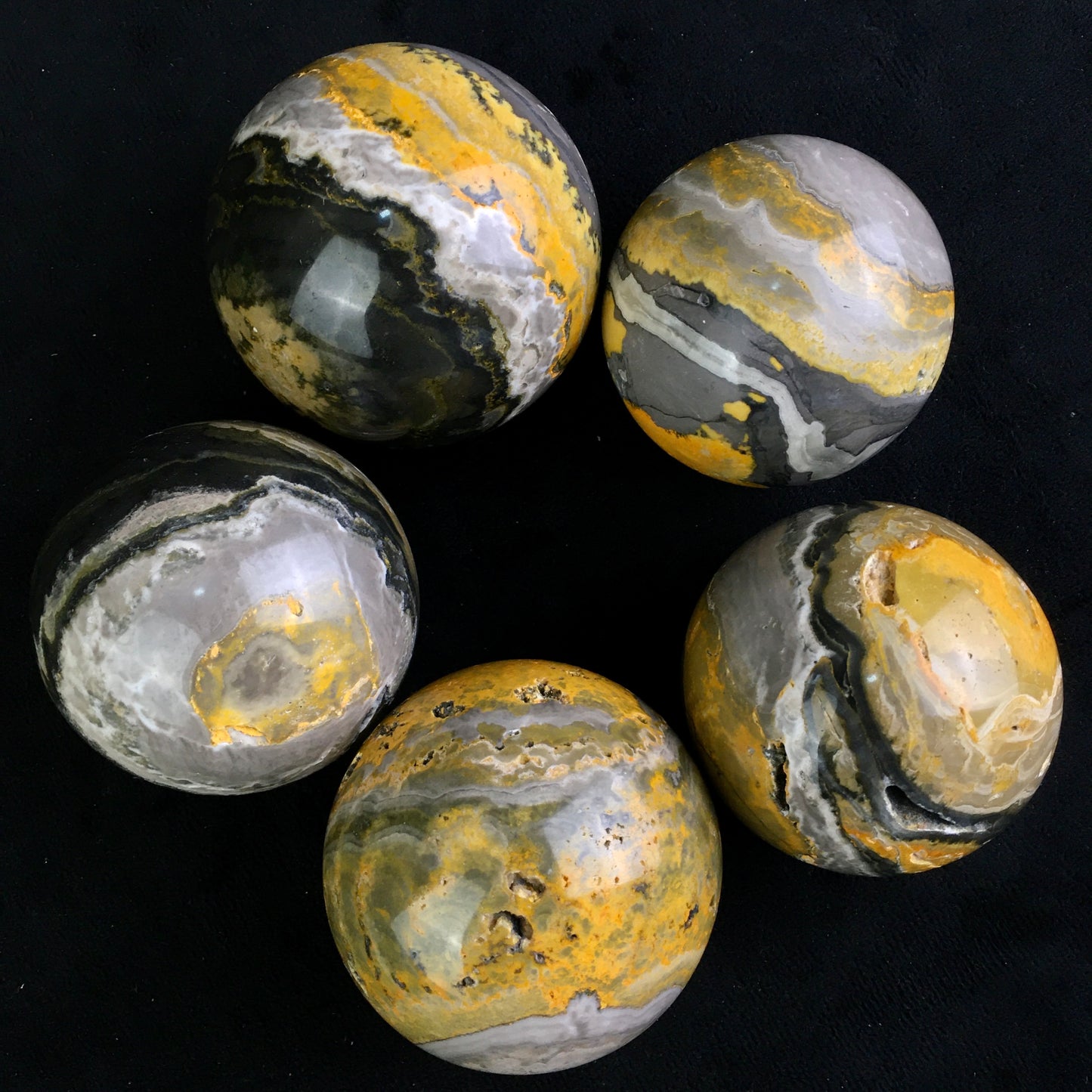 Wholesale natural quartz yellow Bumblebees sphere for decoration 1kg