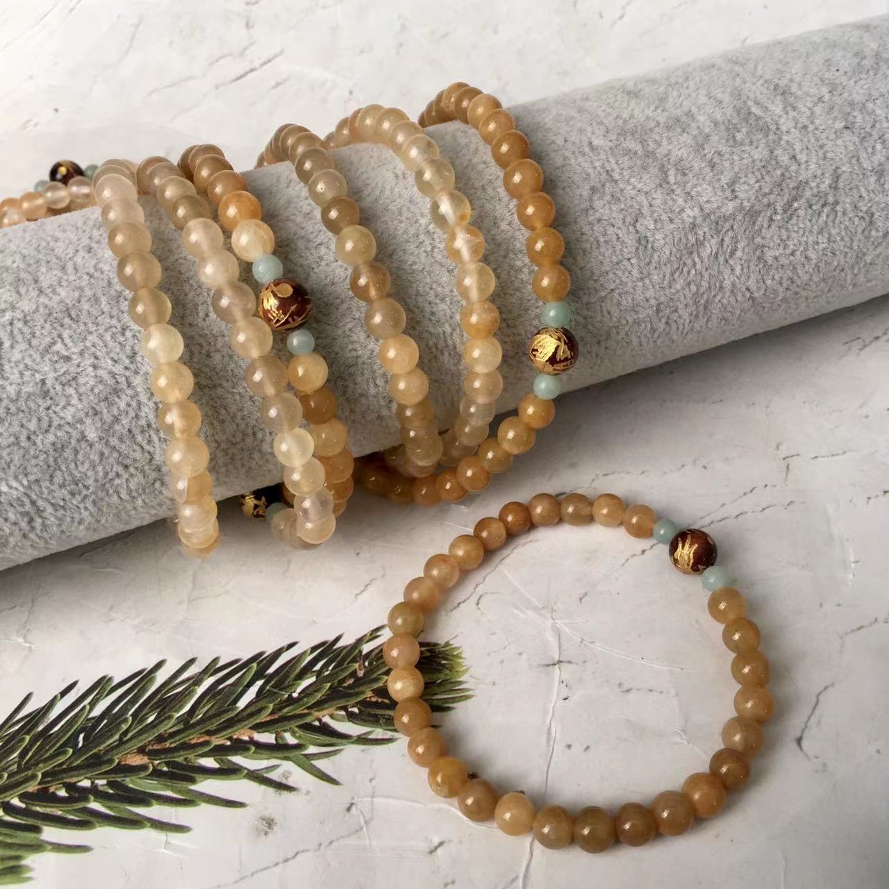 Wholesale high quality Natural Crystal Rabbit Hair Rutilated Quartz Yellow Rabbit Hair Rutilated Quartz Bracelet 6mm