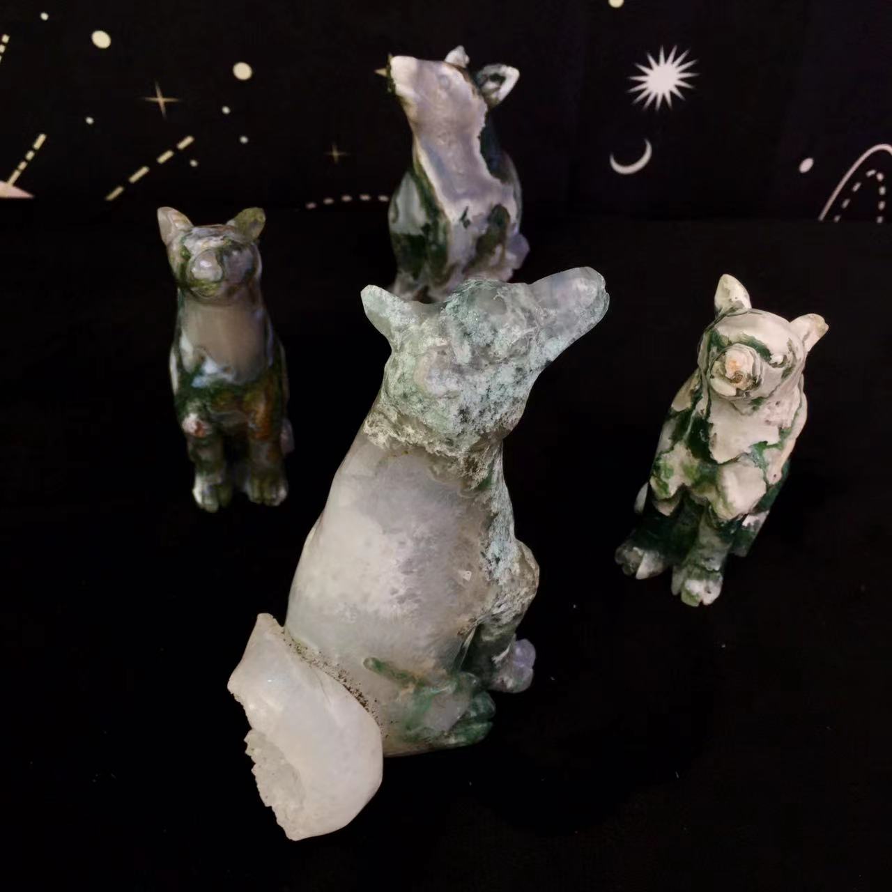 Wholesale Crystal Wolf Carving Animals Druzy Moss Agate Wolf Crafts for Home Decoration