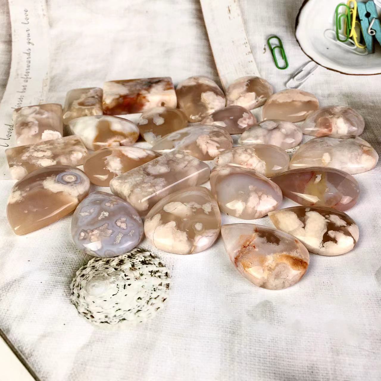 High quality wholesale Natural Crystal Sakura agate Water drop pendant For Decoration
