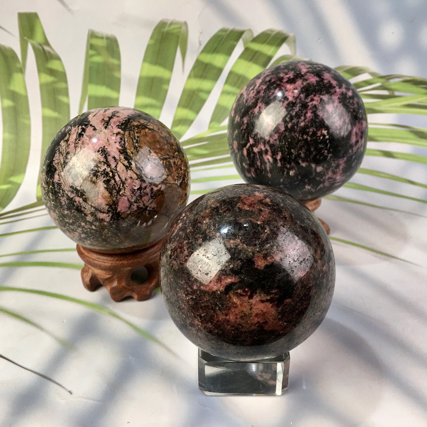 Wholesale Natural Polish Rose stone Ball Crystals Healing Stones Rhodonite Sphere For Home Decor 1kg