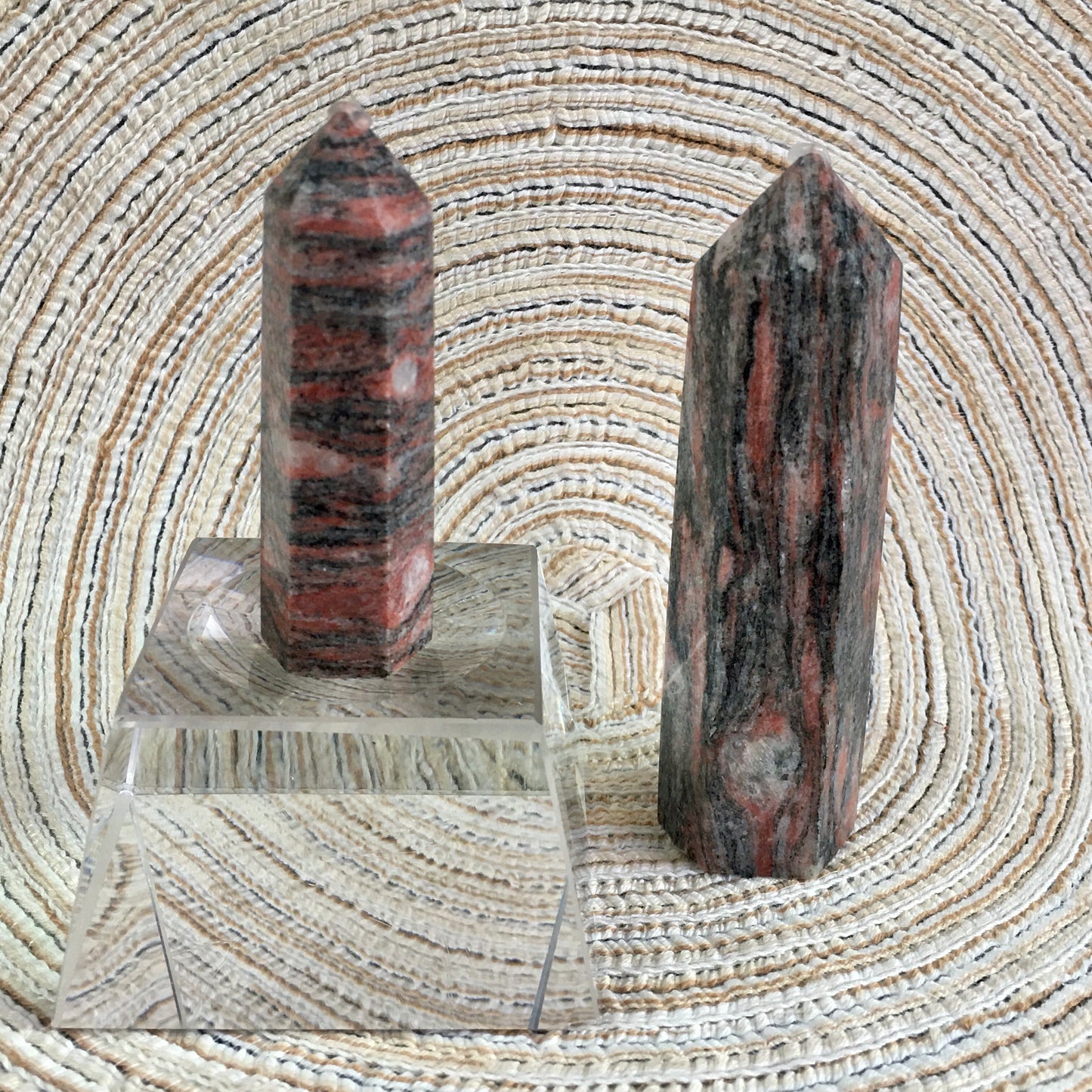 Wholesale high quality reiki natural crystal Red seasame tower for decoraiotion 1kg