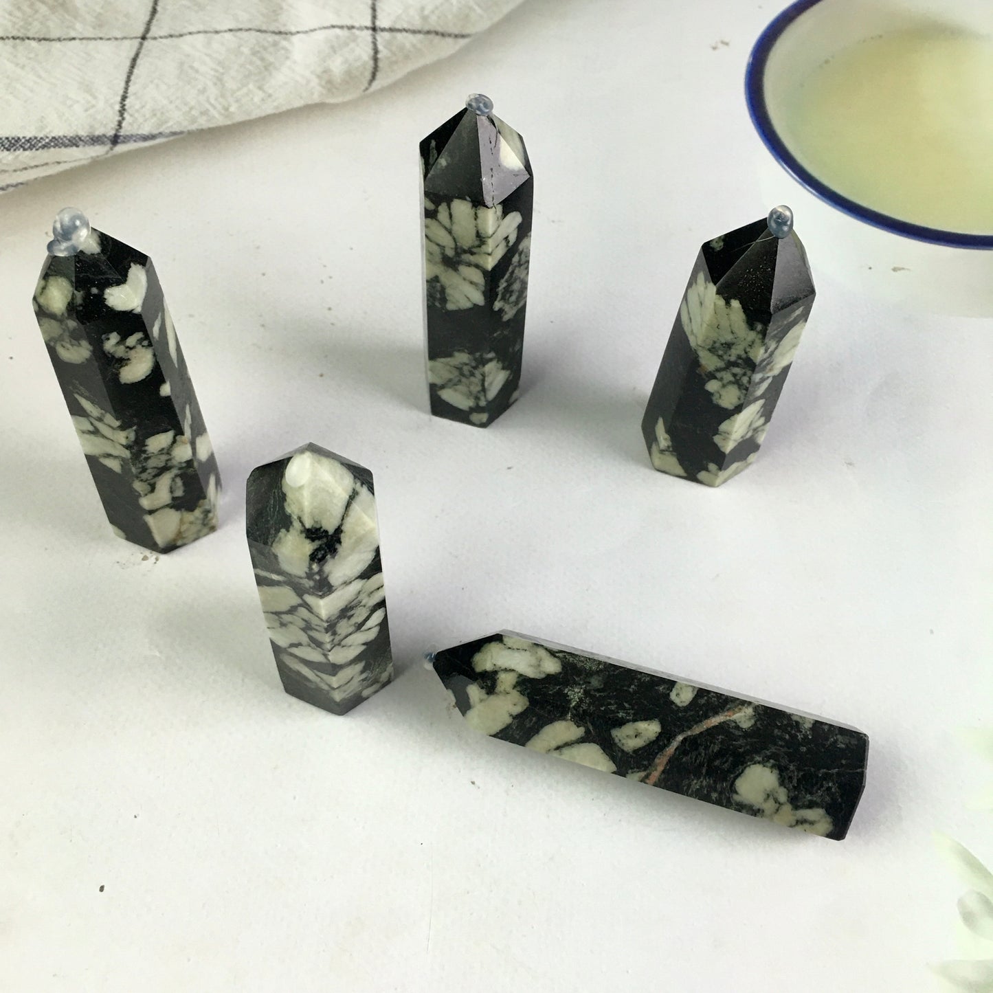 Wholesale natural healing Chrysanthemum stone tower for decoration