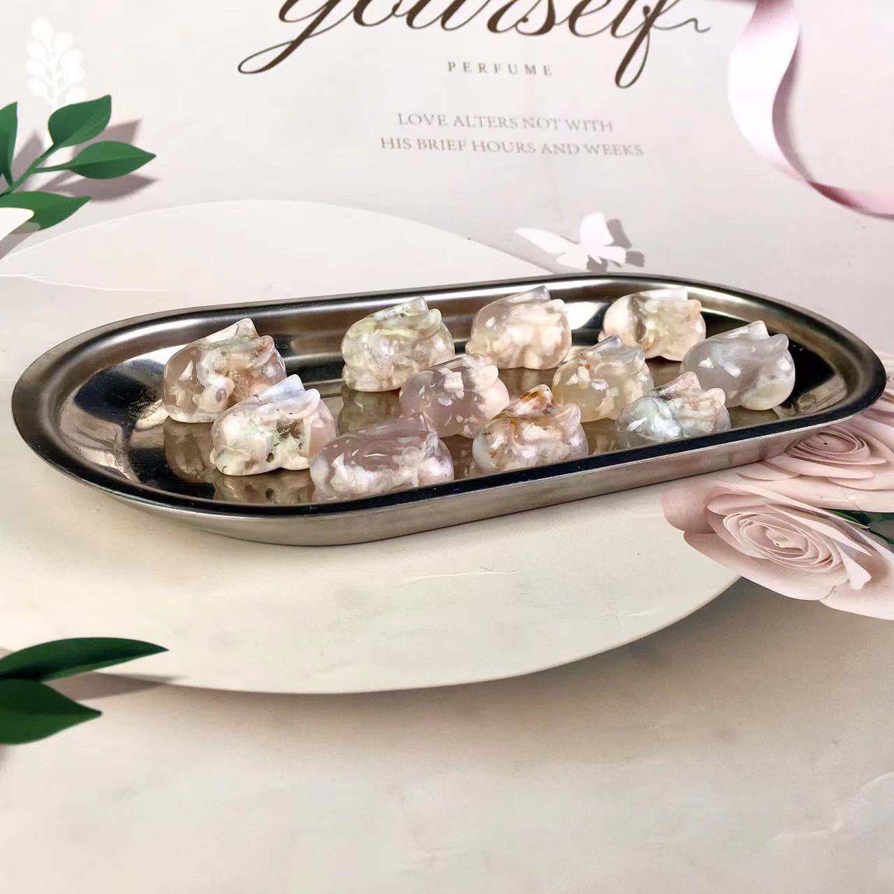 High quality wholesale Natural Crystal Sakura agate rabbit For Decoration