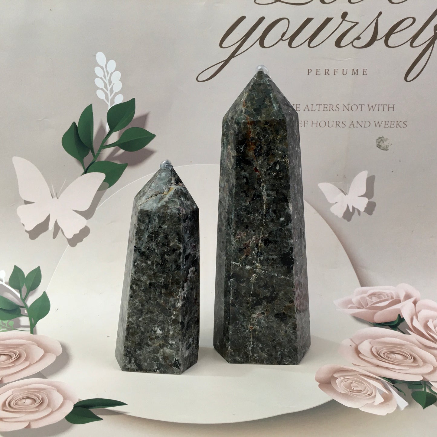 Wholesale natural crystal yooperlite tower for decoration 1kg