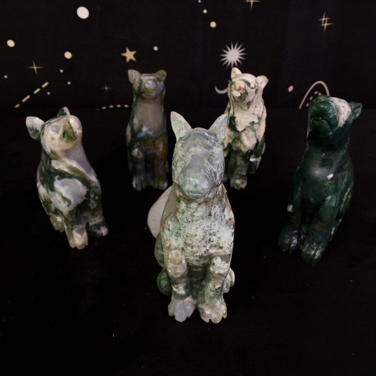 Wholesale high quality reiki natural crystal moss agate wolf carving for decoraiotion