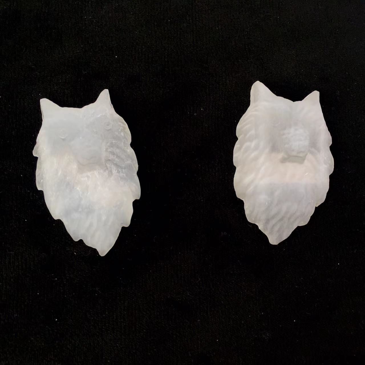 High quality wholesale Natural Crystal Selenite Wolf Head For Decoration